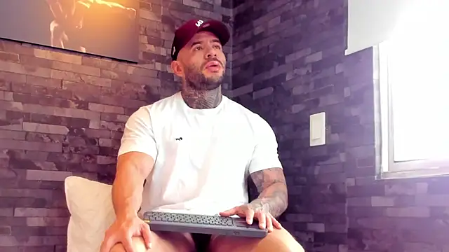 BruceDallas online show from February 2026 09:13:01 PM