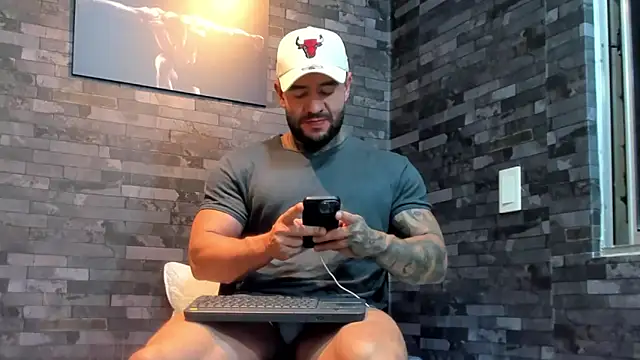 BruceDallas online show from February 2026 11:52:01 PM