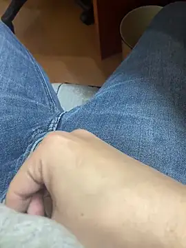 Snapshot of 114514hlove chatting on December 2024 03:34:01 AM 114514hlove online show from December 2024 03:34:01 AM