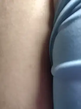 Snapshot of ale_blossom chatting on October 2025 04:13:02 AM ale blossom online show from October 2025 04:13:02 AM