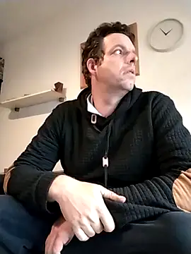 Knuffelstaaf123 online show from November 2025 02:06:02 PM