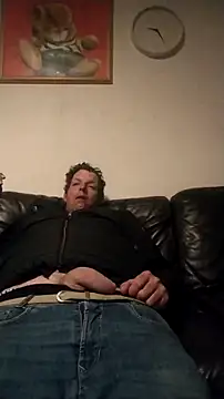 Knuffelstaaf123 online show from April 2026 09:37:02 PM