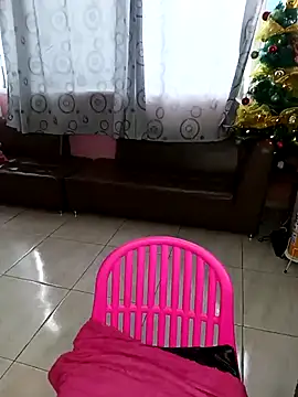 Snapshot of Cute_Penelope chatting on December 2024 09:20:01 PM Cute Penelope online show from December 2024 09:20:01 PM