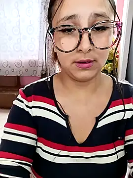Snapshot of Cute_Penelope chatting on January 2025 03:13:01 PM Cute Penelope online show from January 2025 03:13:01 PM