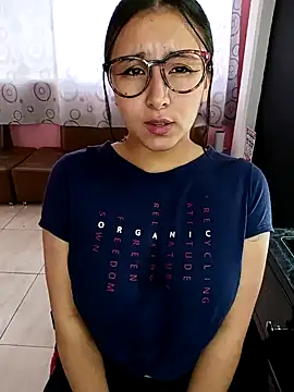 Snapshot of Cute_Penelope chatting on January 2025 03:07:01 PM Cute Penelope online show from January 2025 03:07:01 PM