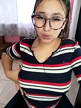 Snapshot of Cute_Penelope chatting on January 2025 03:11:01 PM Cute Penelope online show from January 2025 03:11:01 PM