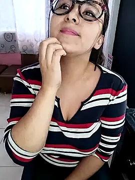Snapshot of Cute_Penelope chatting on January 2025 06:12:02 PM Cute Penelope online show from January 2025 06:12:02 PM
