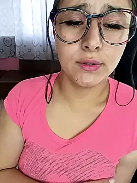 Snapshot of Cute_Penelope chatting on January 2025 03:07:02 PM Cute Penelope online show from January 2025 03:07:02 PM