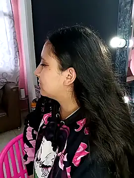 Snapshot of Cute_Penelope chatting on January 2025 12:07:02 PM Cute Penelope online show from January 2025 12:07:02 PM