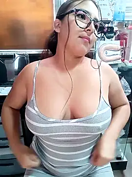 Snapshot of Cute_Penelope chatting on February 2025 03:08:02 PM Cute Penelope online show from February 2025 03:08:02 PM