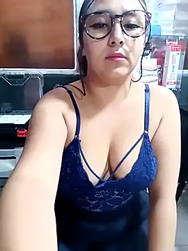 Snapshot of Cute_Penelope chatting on February 2025 03:08:01 PM Cute Penelope online show from February 2025 03:08:01 PM