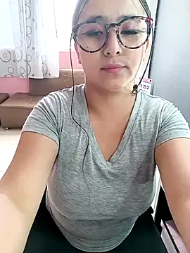 Snapshot of Cute_Penelope chatting on February 2025 03:16:01 PM Cute Penelope online show from February 2025 03:16:01 PM