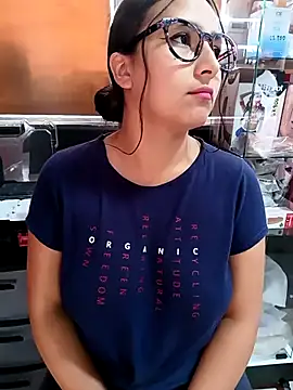 Snapshot of Cute_Penelope chatting on February 2025 03:08:02 PM Cute Penelope online show from February 2025 03:08:02 PM