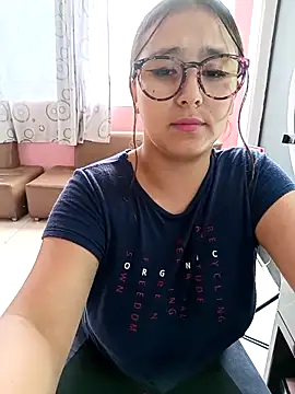 Snapshot of Cute_Penelope chatting on February 2025 06:11:01 PM Cute Penelope online show from February 2025 06:11:01 PM