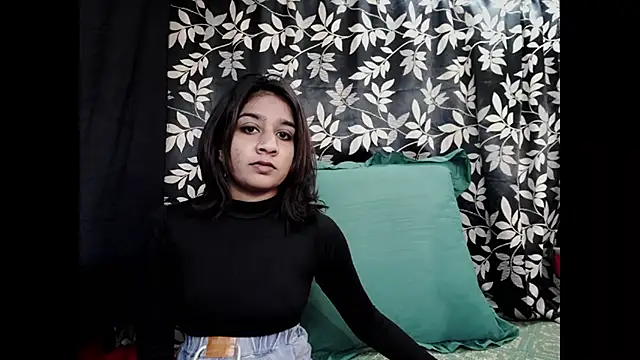 cherryblossum143 online show from November 2025 07:20:01 AM