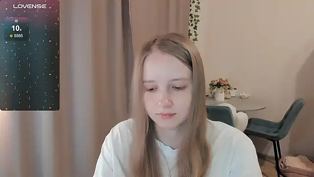 Snapshot of Alyaley chatting on June 2026 05:22:02 PM Alyaley online show from June 2026 05:22:02 PM