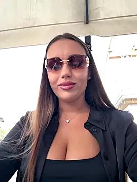 Snapshot of Syka0001 chatting on November 2025 10:54:01 AM Syka0001 online show from November 2025 10:54:01 AM