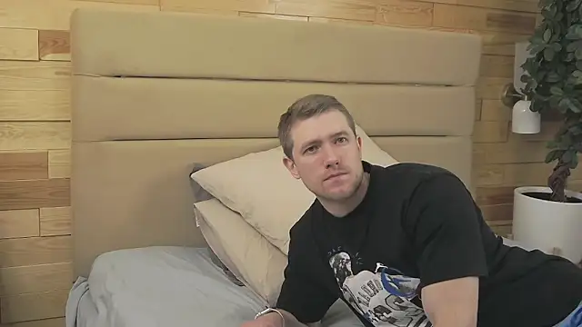 EthanPinkman online show from November 2025 04:34:01 AM