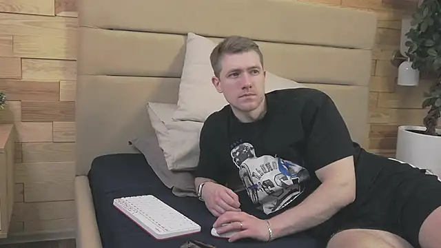 EthanPinkman online show from November 2025 04:34:02 AM