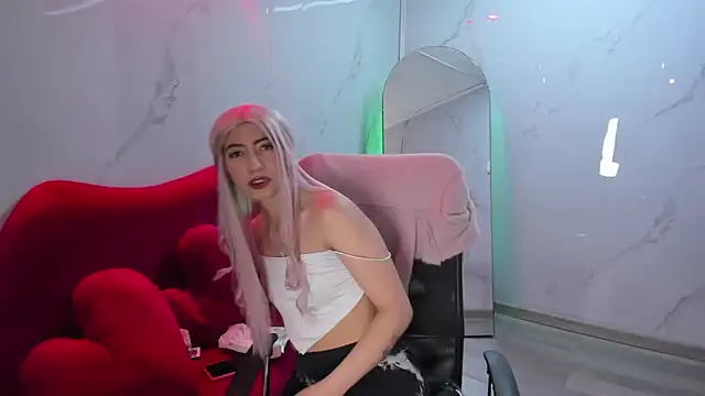 LilithCooperr  online show from November 2025 10:32:02 PM