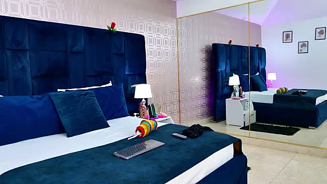 Snapshot of AnyLeonhard chatting on September 2025 07:35:02 PM AnyLeonhard online show from September 2025 07:35:02 PM