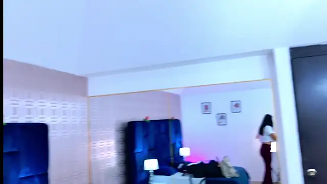 Snapshot of AnyLeonhard chatting on October 2025 07:44:02 PM AnyLeonhard online show from October 2025 07:44:02 PM