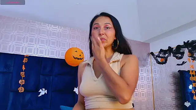 Snapshot of AnyLeonhard chatting on October 2025 07:45:02 PM AnyLeonhard online show from October 2025 07:45:02 PM