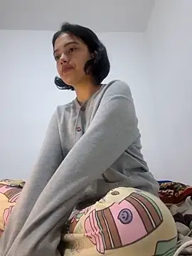 littlemelii online show from November 2025 04:16:02 PM