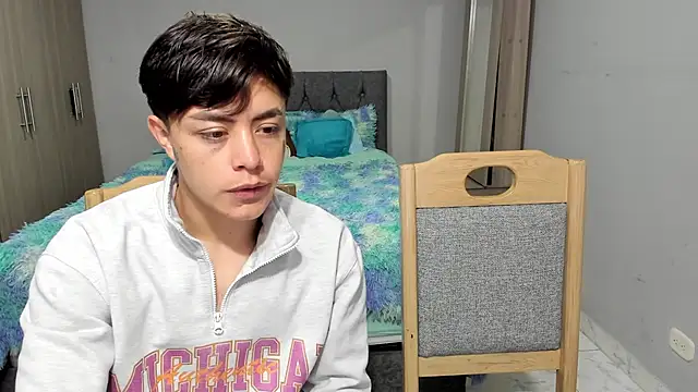 Snapshot of steban_and_kim chatting on February 2025 09:53:02 PM steban and kim online show from February 2025 09:53:02 PM