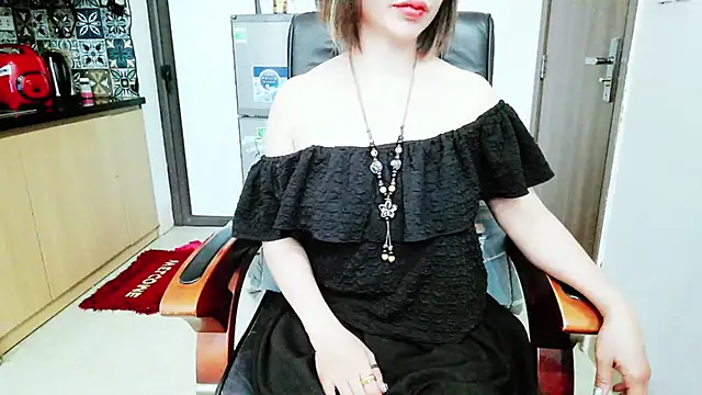 Miu-Le online show from November 2025 06:57:01 AM