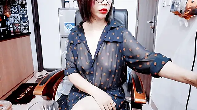 Miu-Le online show from February 2026 06:49:02 PM