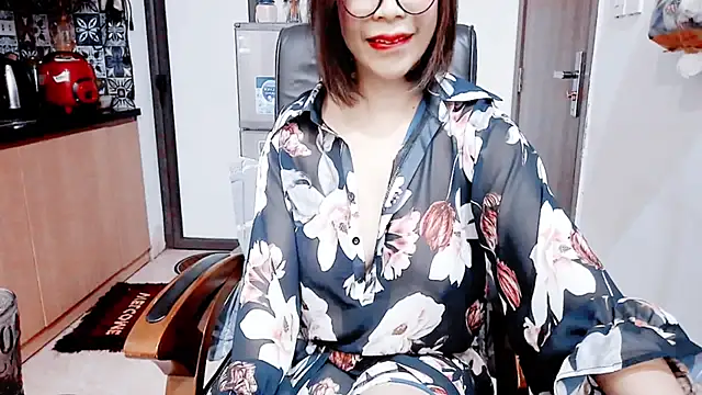 Miu-Le online show from March 2026 09:19:01 PM