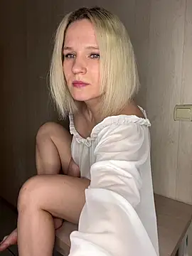 Snapshot of MrMrsRight chatting on February 2025 04:36:01 PM MrMrsRight online show from February 2025 04:36:01 PM