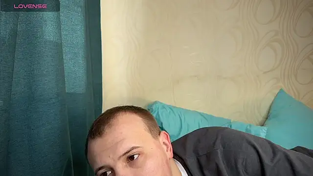 Snapshot of MrMrsRight chatting on February 2025 09:53:02 AM MrMrsRight online show from February 2025 09:53:02 AM