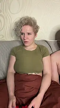 Snapshot of MrMrsRight chatting on March 2025 12:15:01 AM MrMrsRight online show from March 2025 12:15:01 AM