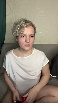 Snapshot of MrMrsRight chatting on March 2025 07:25:01 PM MrMrsRight online show from March 2025 07:25:01 PM