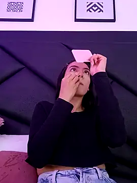 Snapshot of Julie_Bennet chatting on October 2025 03:09:02 AM Julie Bennet online show from October 2025 03:09:02 AM