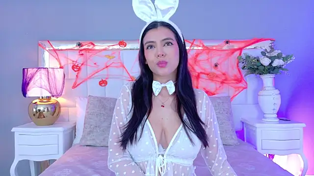 Snapshot of Julie_Bennet chatting on October 2025 04:13:01 AM Julie Bennet online show from October 2025 04:13:01 AM