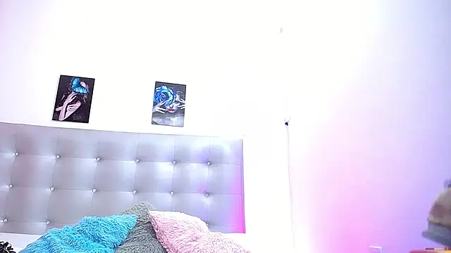 horny-juliette online show from January 2026 03:38:01 PM