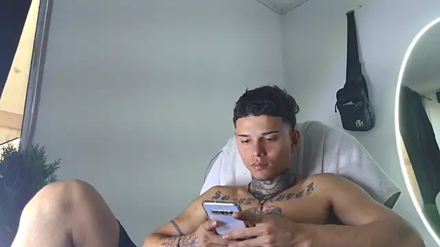 Skartoliver online show from September 2025 09:52:02 PM