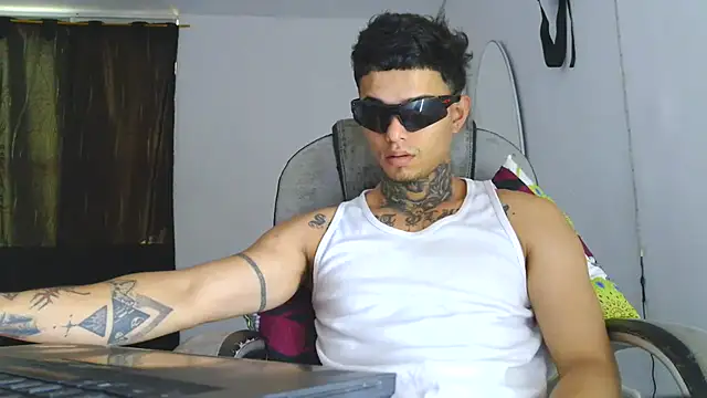 Skartoliver online show from October 2025 02:17:02 PM