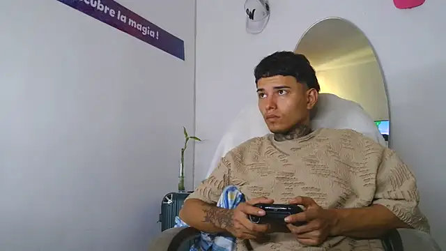 Skartoliver online show from November 2025 03:45:02 PM