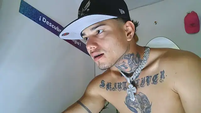 Skartoliver online show from November 2025 04:40:02 PM