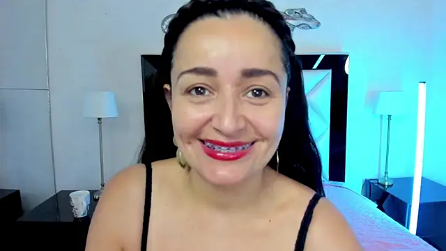  luna  sweet  online show from February 2025 03:25:01 AM