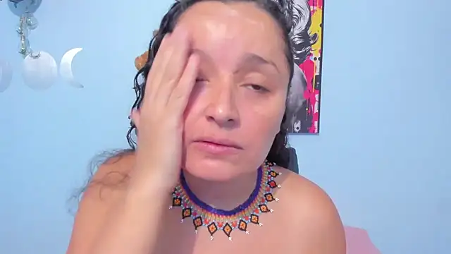  luna  sweet  online show from October 2025 06:30:02 PM