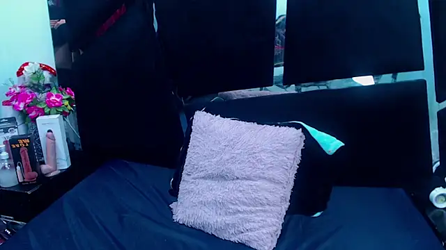 Cocoo Nuth online show from December 2024 03:03:01 AM