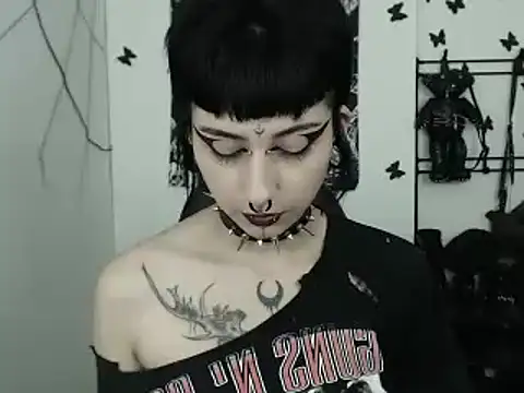 Snapshot of n0sferatus__ chatting on October 2025 03:13:02 AM n0sferatus online show from October 2025 03:13:02 AM