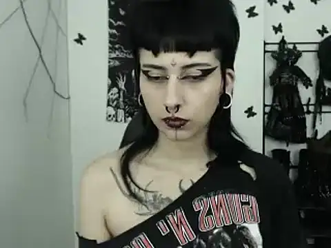 Snapshot of n0sferatus__ chatting on October 2025 03:14:02 AM n0sferatus online show from October 2025 03:14:02 AM