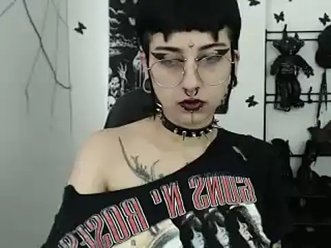 Snapshot of n0sferatus__ chatting on October 2025 01:12:02 PM n0sferatus online show from October 2025 01:12:02 PM