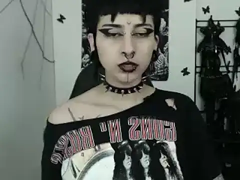 Snapshot of n0sferatus__ chatting on October 2025 02:33:01 AM n0sferatus online show from October 2025 02:33:01 AM